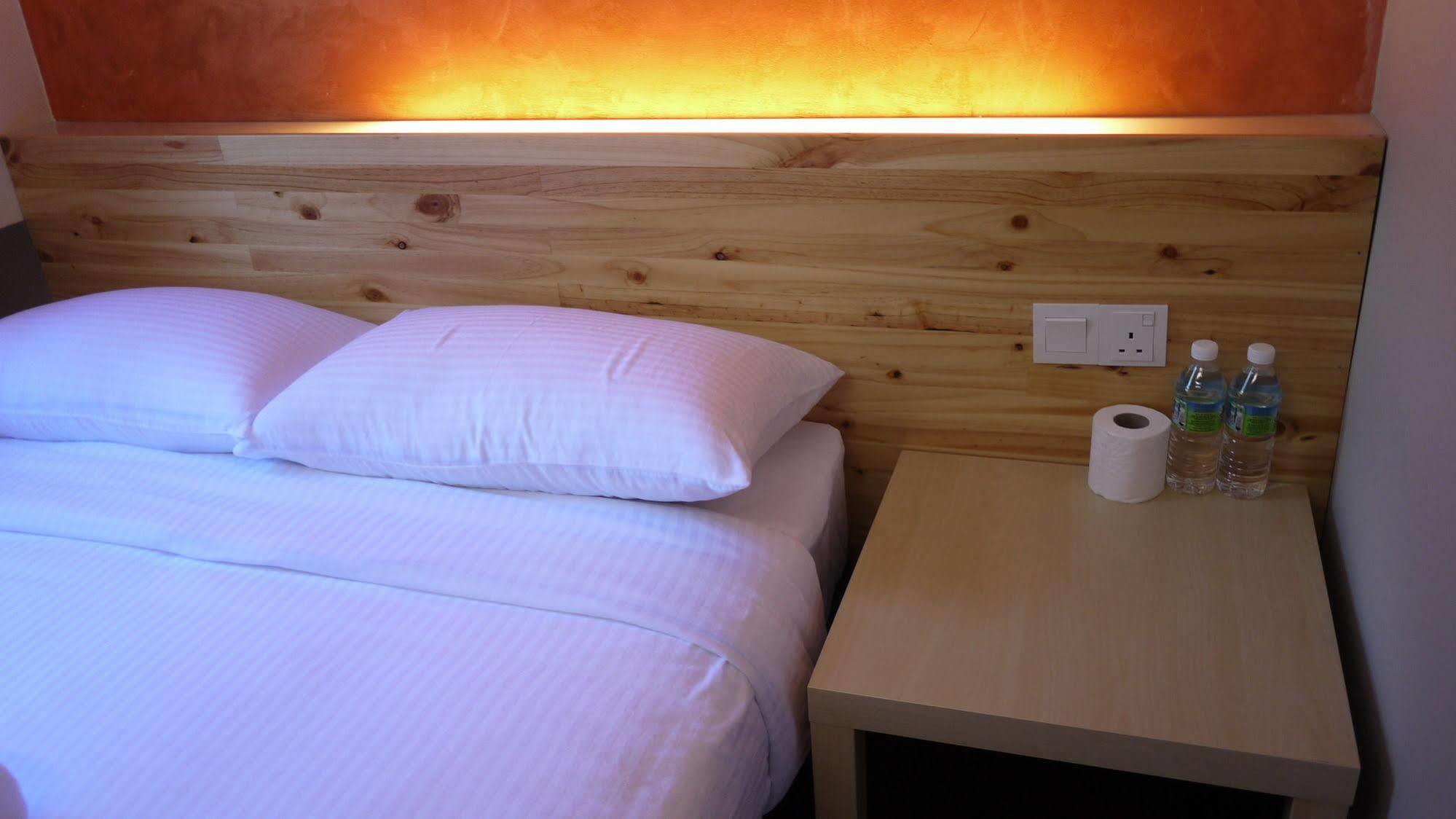 Dream Garden Hotel Кланг Экстерьер фото