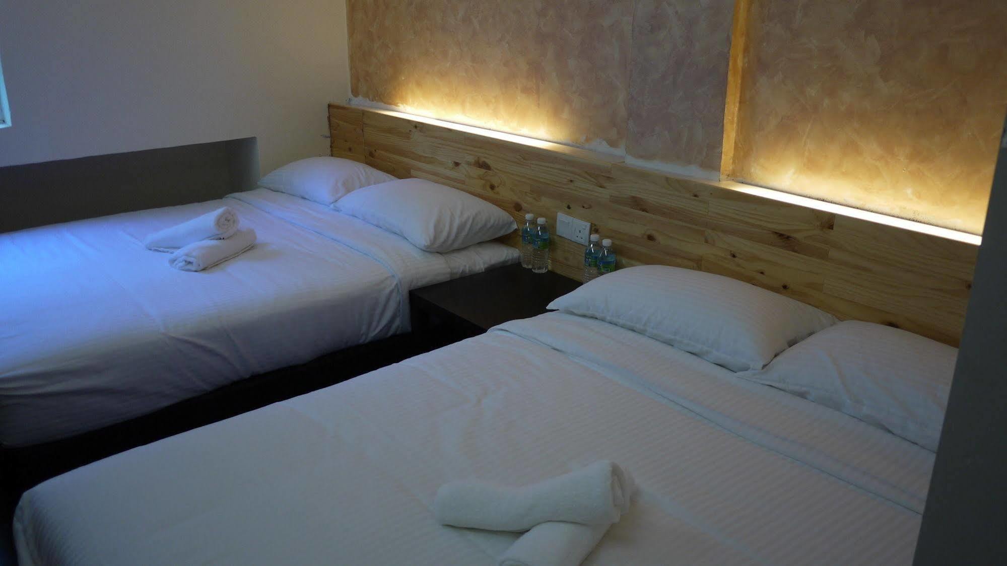 Dream Garden Hotel Кланг Экстерьер фото
