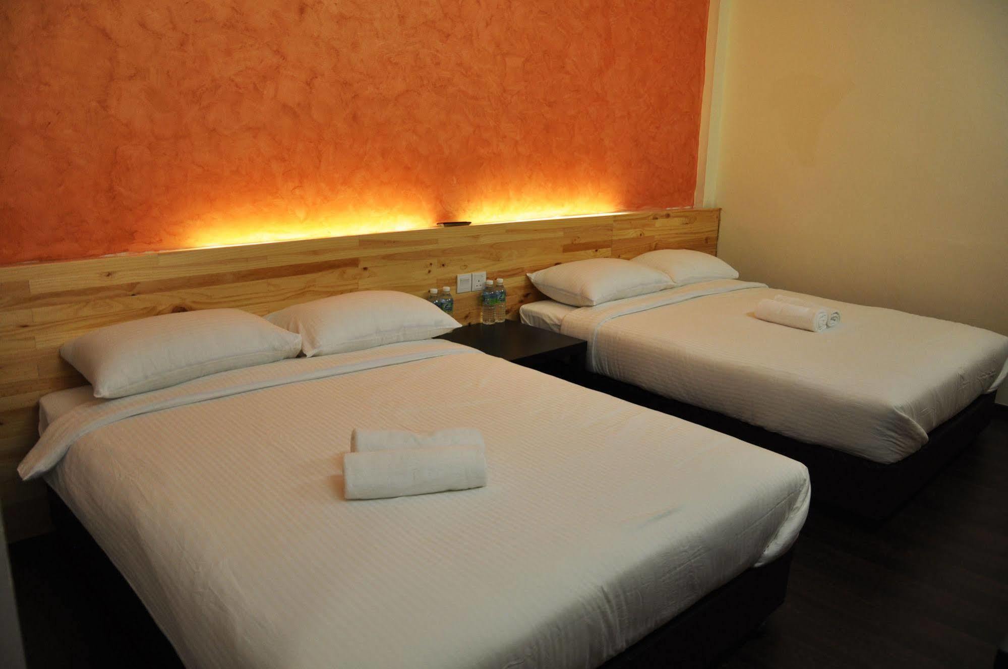 Dream Garden Hotel Кланг Экстерьер фото
